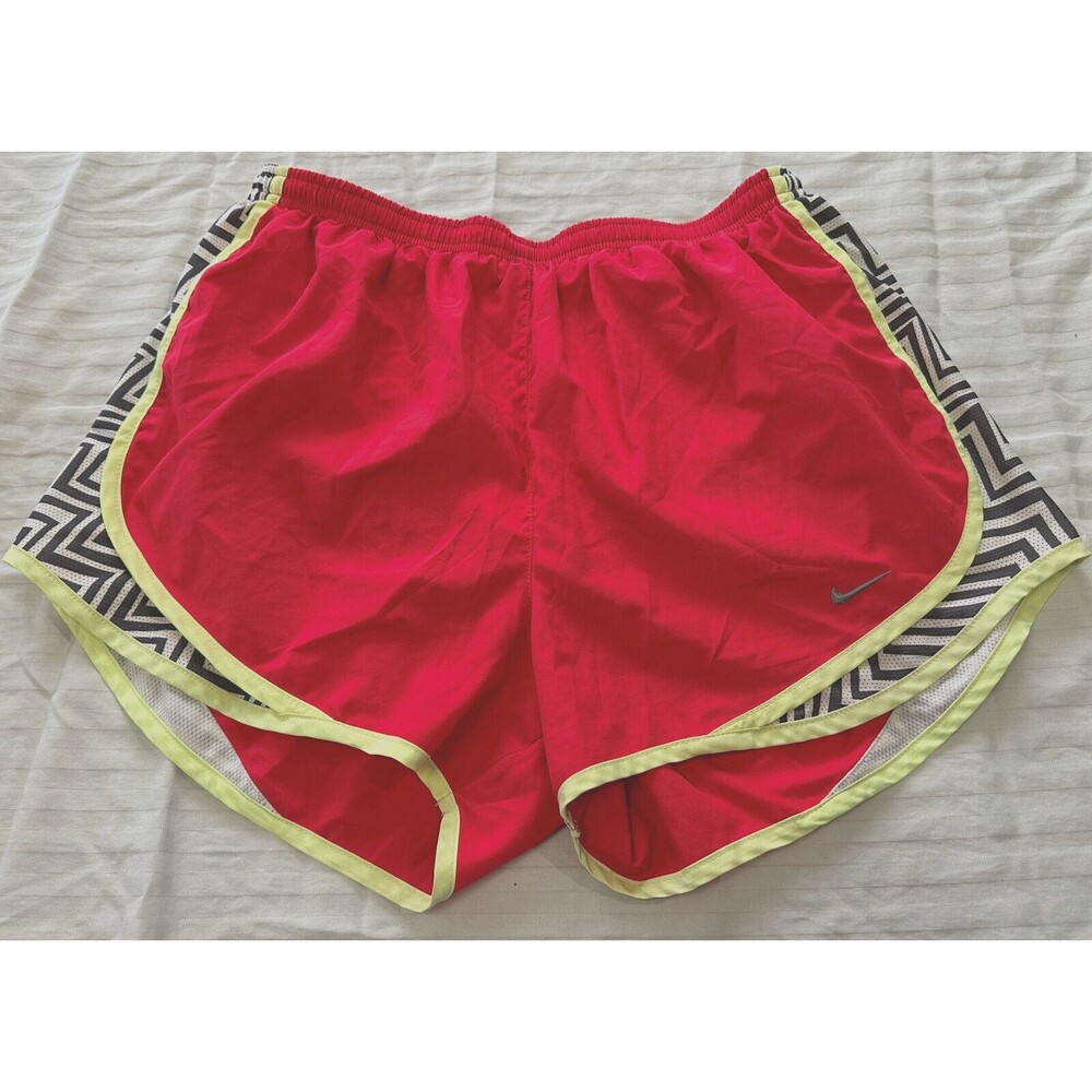 NIKE WOMENS ATHLETIC SHORTS SIZE L